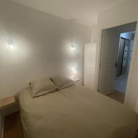 Face Au Port Apartment *